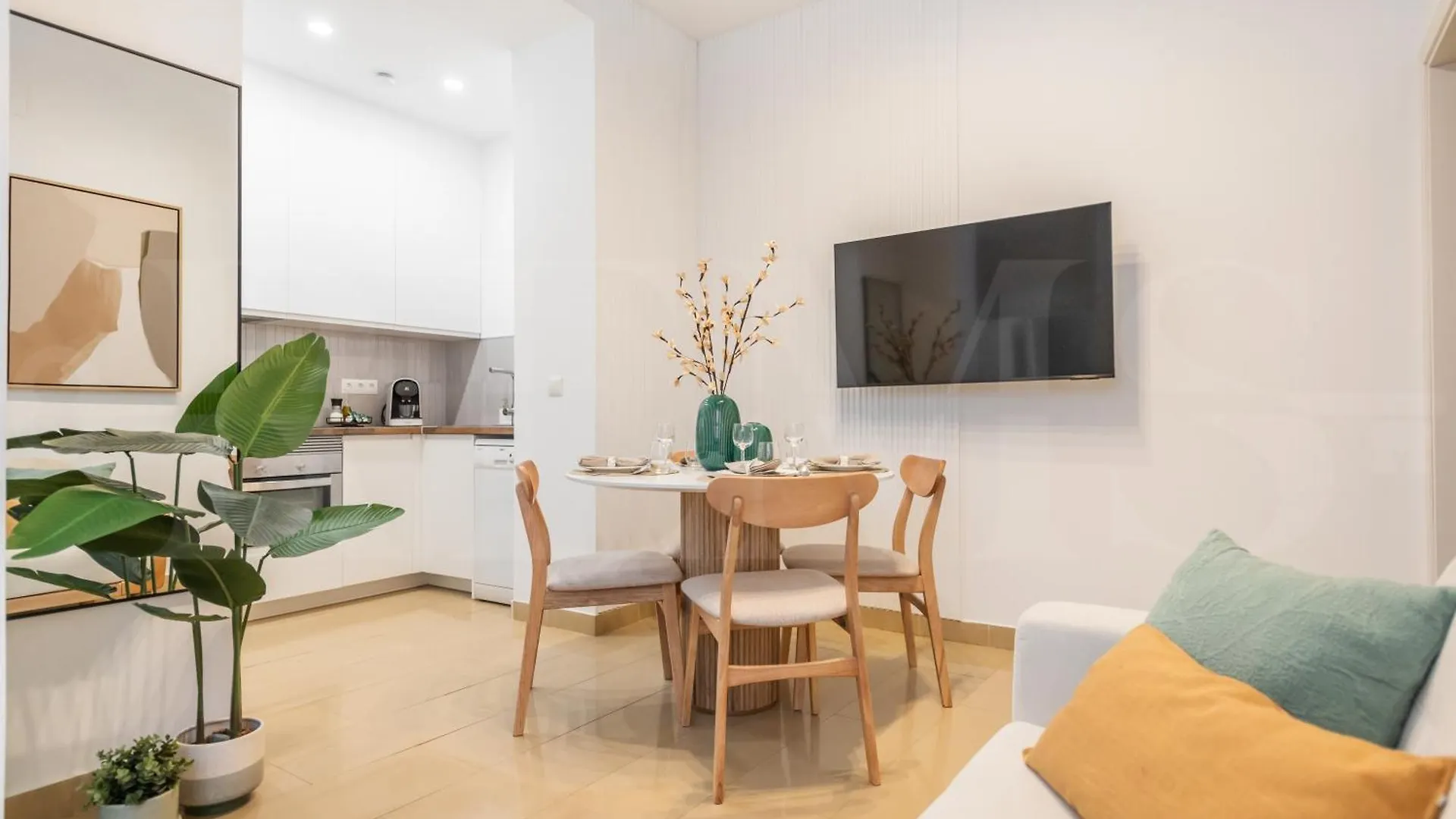 Cozy Apartment In The Heart Of Malaga By Rems 0*,