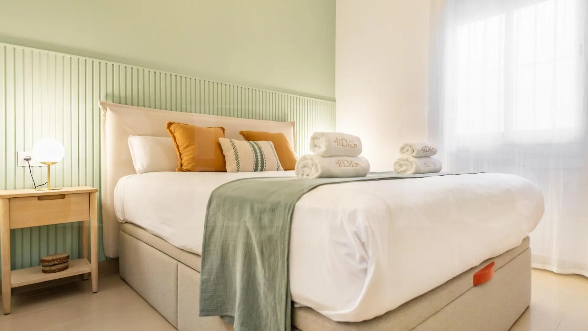 Cozy Apartment In The Heart Of Malaga By Rems