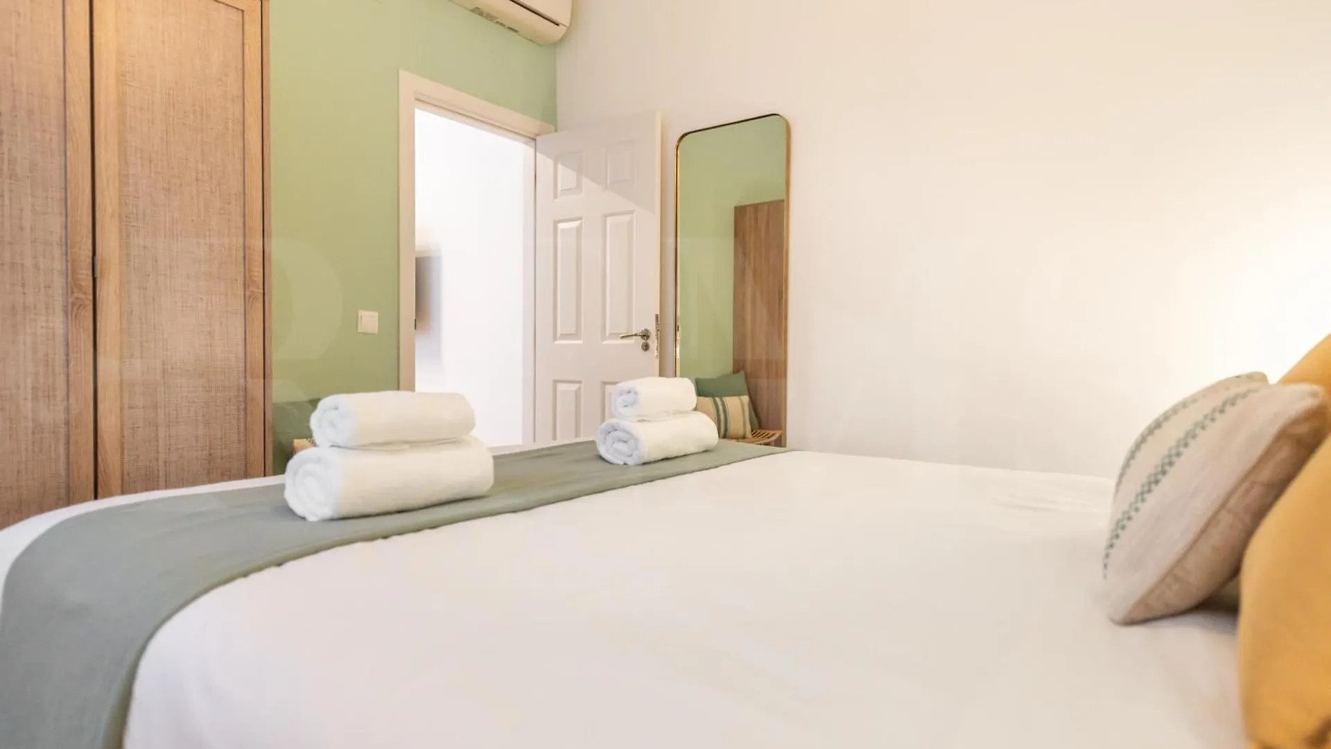 Cozy Apartment In The Heart Of Malaga By Rems